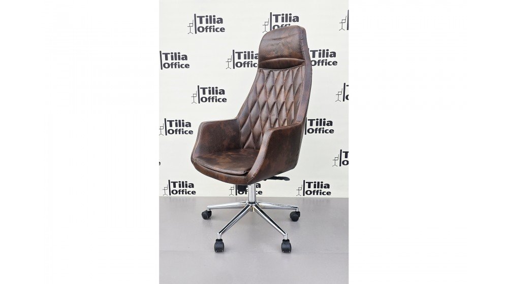 Tilia Roth ergonomik makam koltuğu, siyah suni deri, entegre boyun desteği ve krom konik ayak.